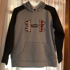 Youth Under Armour sweatshirt